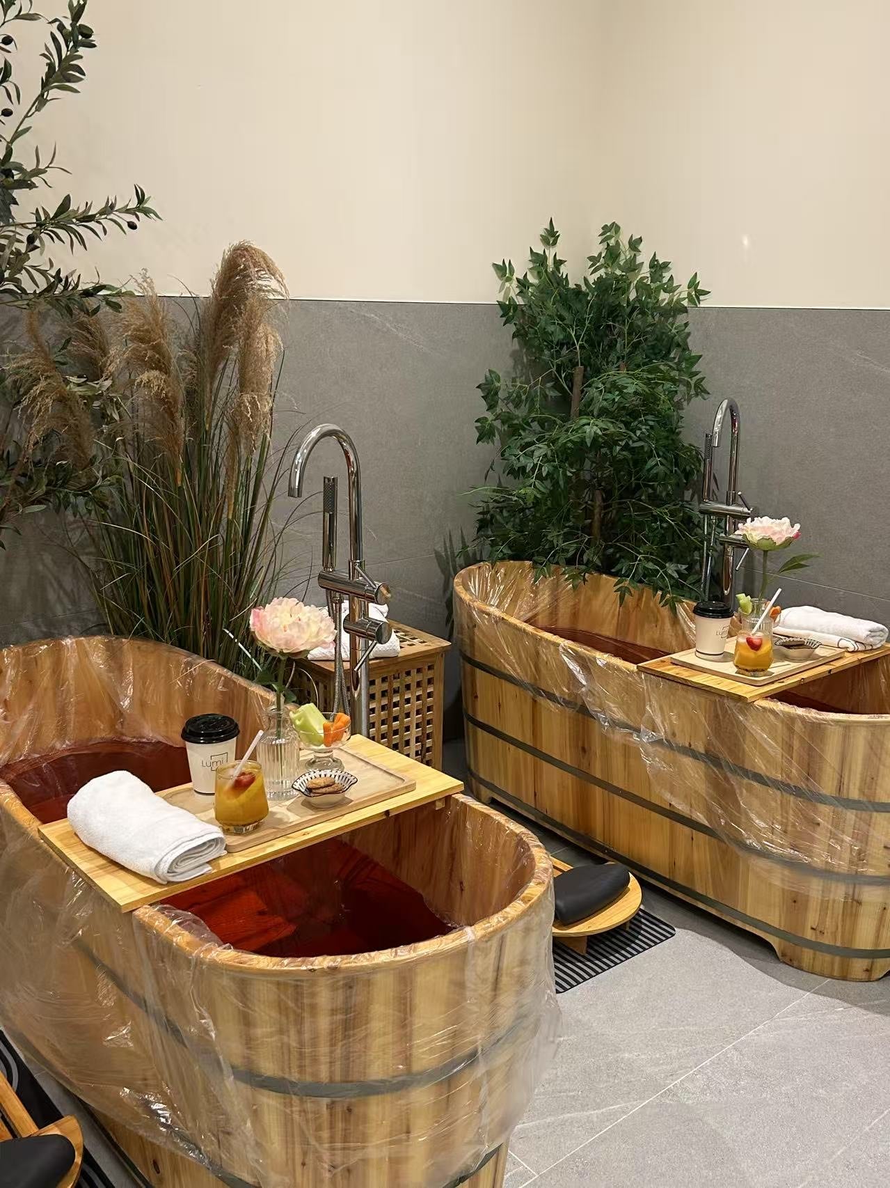 Therapeutic Tub Private Room Experience